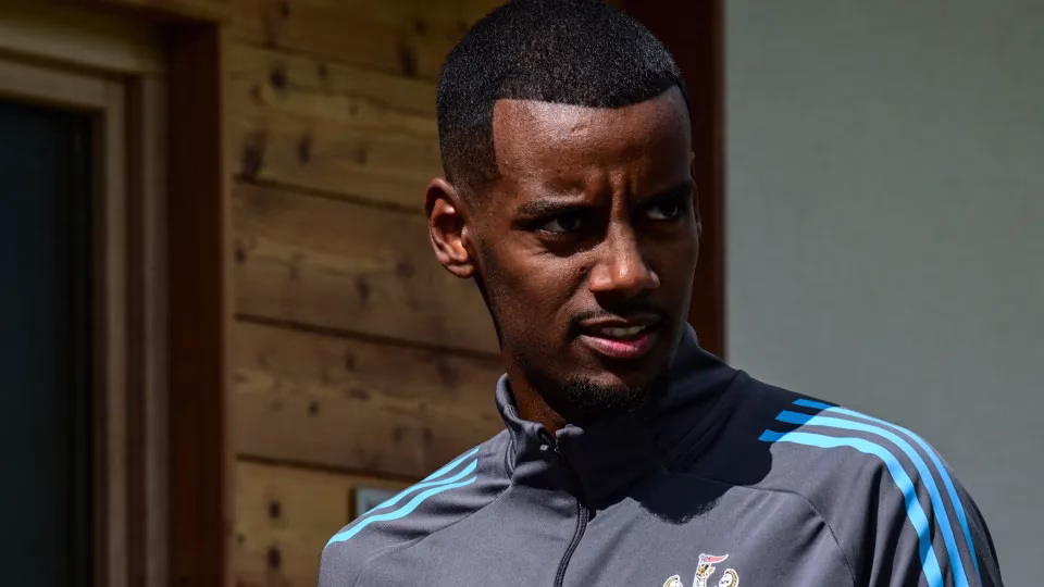 Isak Força Saída Do Newcastle E Pressiona Por Acerto Com Liverpool