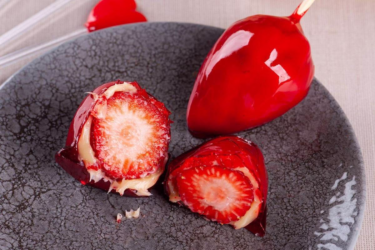 Morango Do Amor: O Doce 'Viral' Preocupa Dentistas - 07/08/2025 - Equilíbrio E Saúde