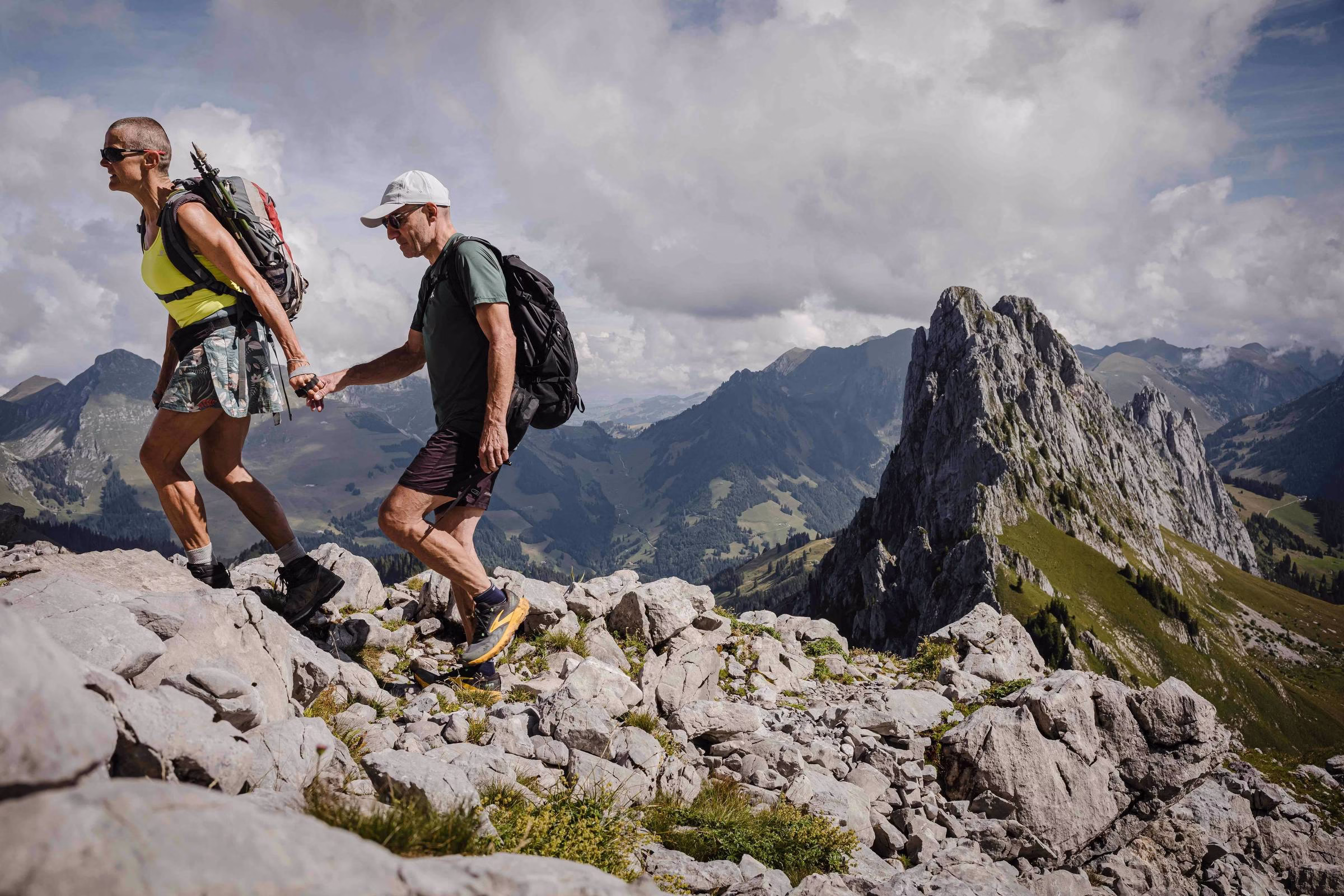 Tinder Das Montanhas: Cadernos Unem Casais Na Suíça - 05/08/2025 - Equilíbrio