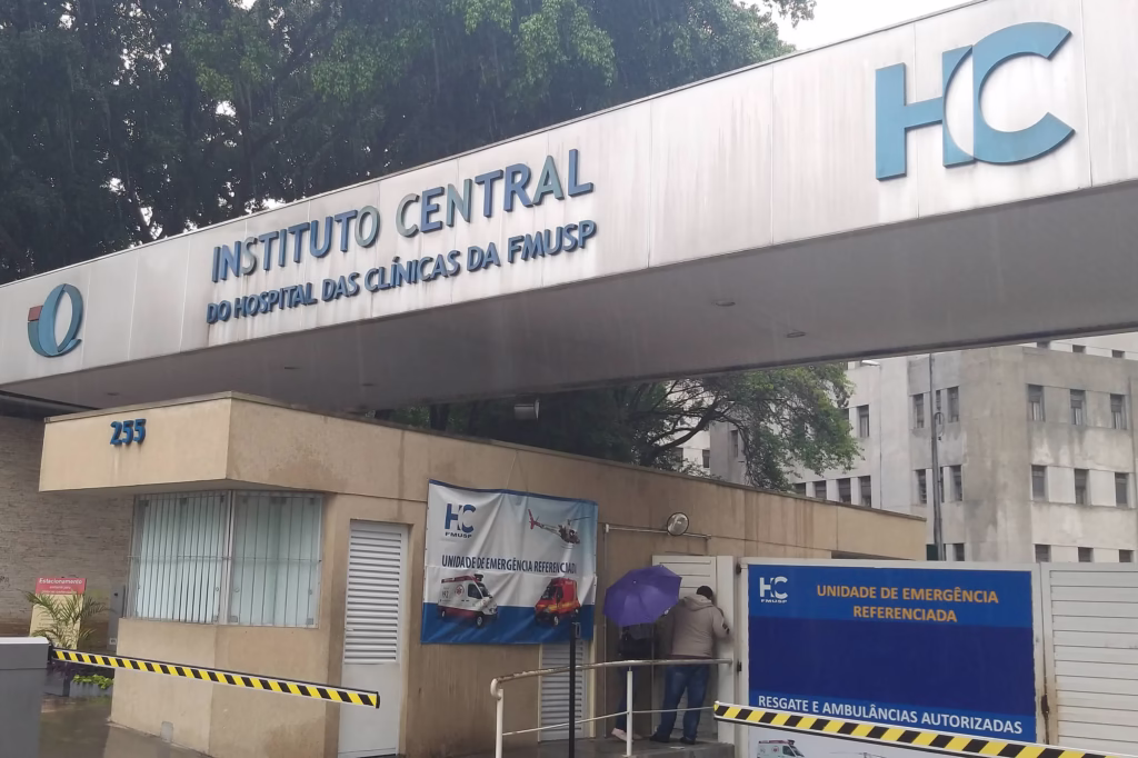 Quatro hospitais públicos de São Paulo figuram entre os melhores do mundo em ranking que destaca diferentes especialidades médicas, como cardiologia e neurologia. O World's Best Specialized Hospitals 2026" incluiu o Hospital das Clínicas da Universidade de São Paulo, o Instituto Dante Pazzanese de Cardiologia, o Instituto do Coração (InCor) e o Instituto do Câncer do Estado de São Paulo (Icesp). Quatro hospitais de SP figuram em ranking global de saúde - 12/09/2025 - Equilíbrio e Saúde