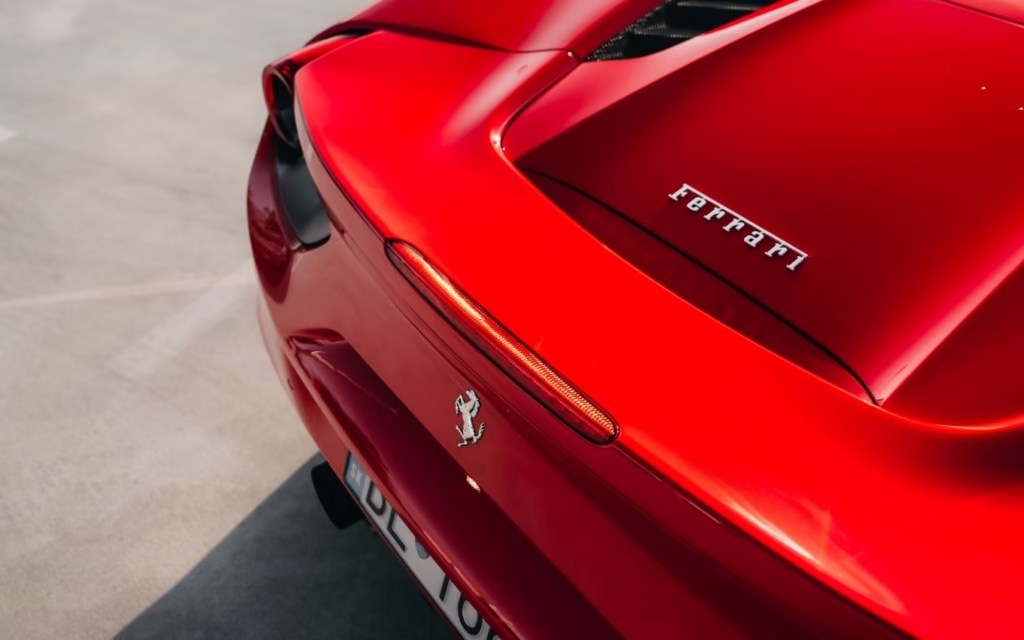 O dilema da Ferrari para sobreviver na era dos carros elétricos · Economia Real