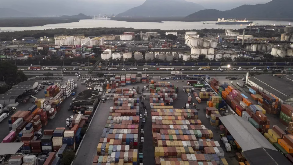 Brasil bate recorde de exportações em 2025 apesar de tarifas dos EUA