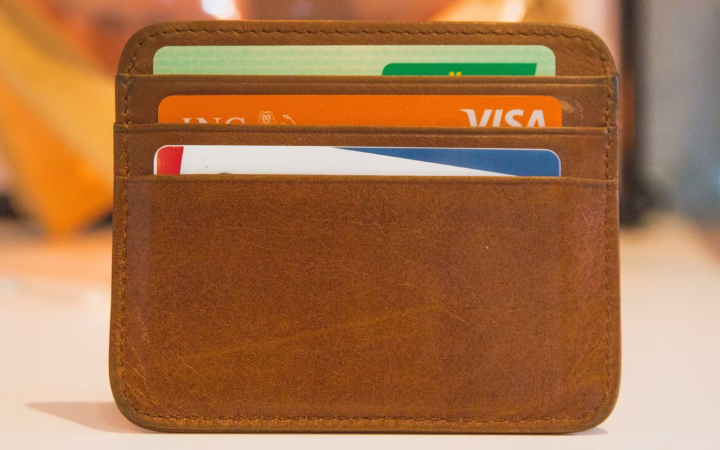 Compra parcelada trava o limite do cartão de crédito · Economia Real