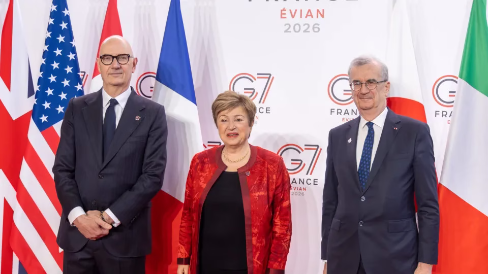 Kristalina georgieva, diretora-geral do fundo monetário internacional, afirmou nesta segunda-feira que a economia global atravessa um momento “muito crítico” e pediu que os países do g7 adotem medidas coordenadas para reduzir os impactos econômicos da guerra no oriente médio. Fmi Alerta Para Momento “Muito Crítico” Da Economia Mundial