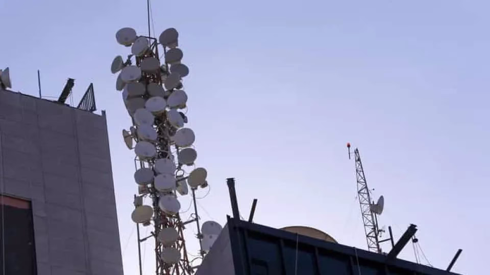 Leilão arrecada R$ 23 mi e mira cobertura em rodovias e áreas remotas