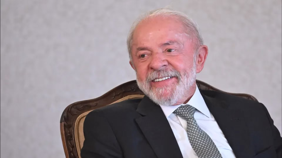O presidente luiz inácio lula da silva assinou, nesta terça-feira (12), uma medida provisória (mp) para acabar com a cobrança de 20% de imposto de importação sobre compras internacionais de até us$ 50, apelidada de "taxa das blusinhas”. Lula Assina Mp E Zera &Quot;Taxa Das Blusinhas&Quot;
