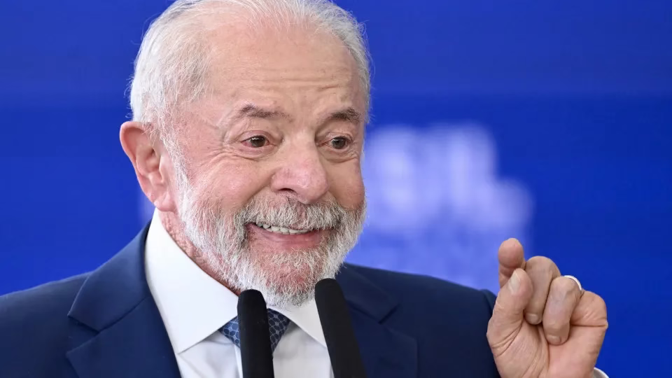 "esses filhos do bolsonaro conseguem ser pior do que ele. São na verdade vendilhões da pátria. Foram pedir para que um país estrangeiro se intrometesse nas decisões brasileiras. São traidores", disse lula nesta terça-feira (2) em catalão (go). Lula Critica Flávio Bolsonaro Por Tarifaço Dos Eua: &Quot;Traidor Da Pátria&Quot;